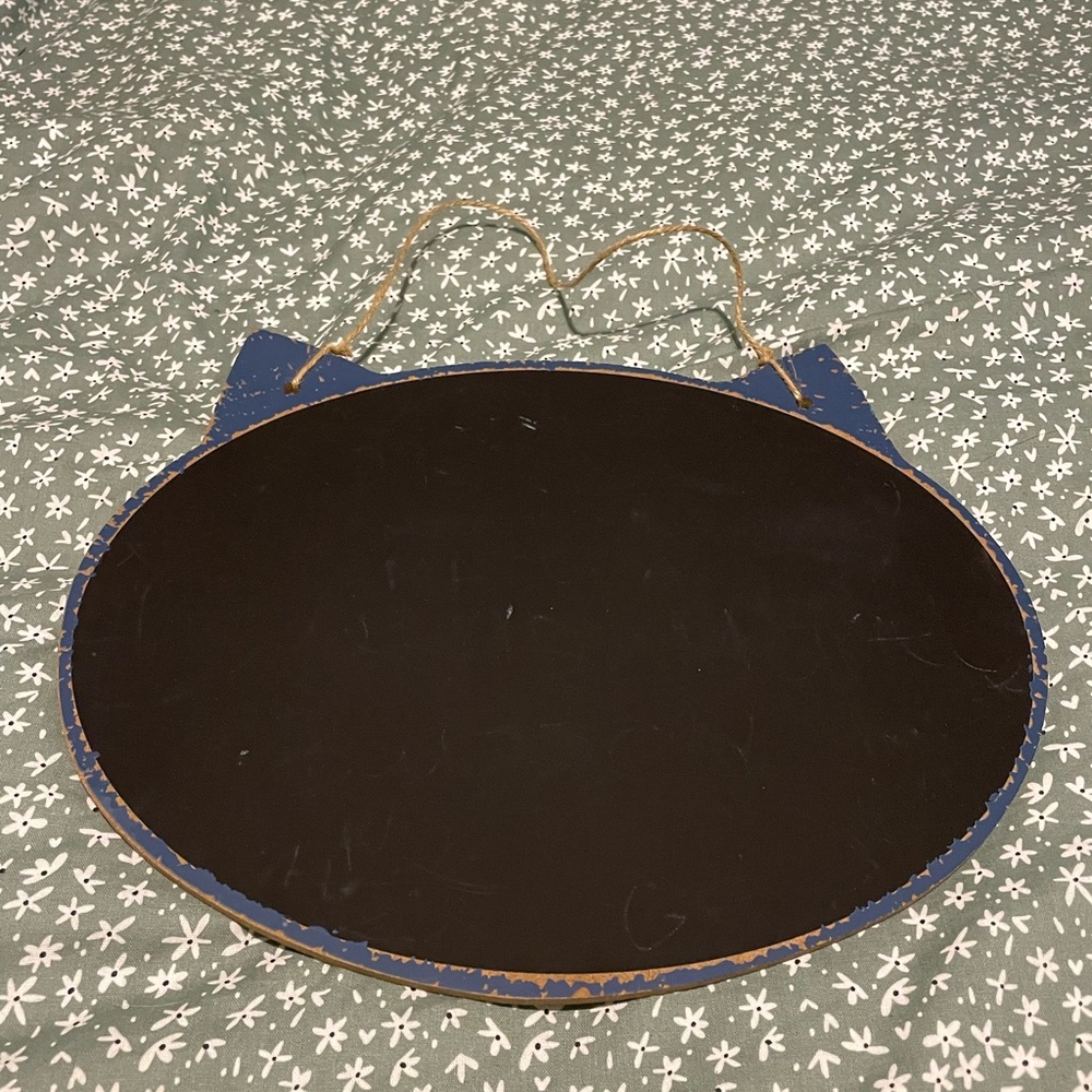 Cat shaped blackboard